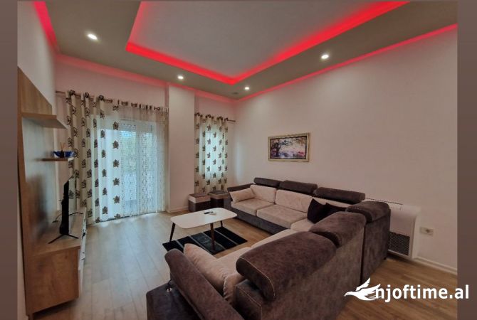 Shtepi me qera 2+1 ne Tirane - 700 Euro