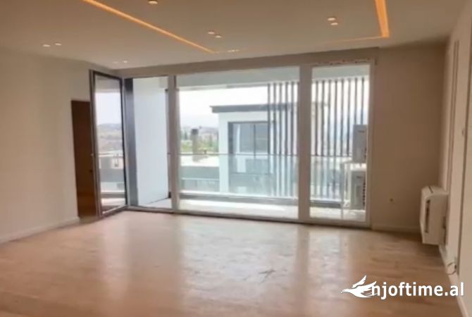 Shtepi ne shitje 3+1 ne Tirane - 365,000 Euro