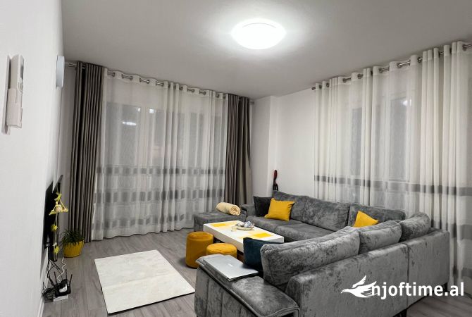 Shtepi me qera 2+1 ne Tirane - 730 Euro