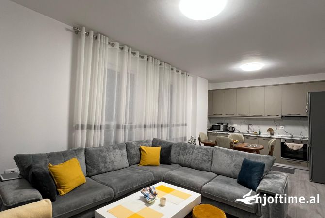 Shtepi me qera 2+1 ne Tirane - 730 Euro