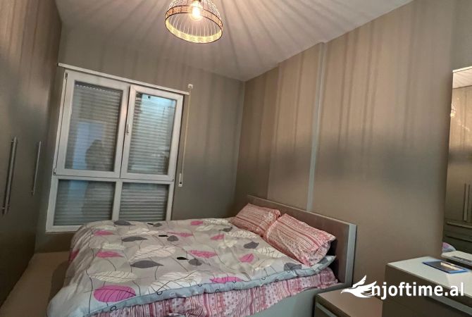 Shtepi me qera Apartament ne Tirane, 2+1, Mobilimi E mobiluar, Pagesa 600  Euro.