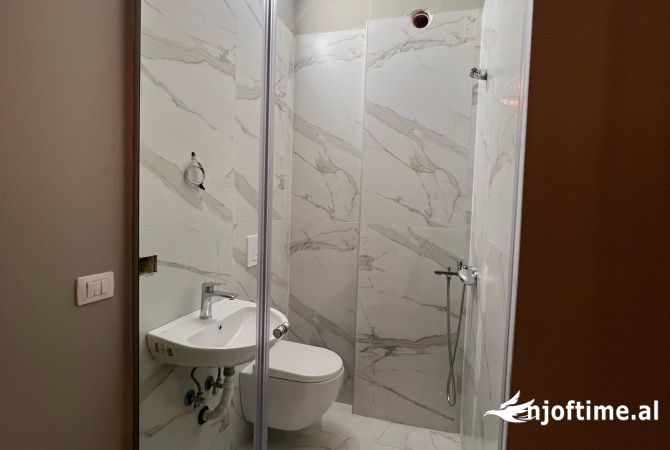 Shtepi me qera Apartament ne Tirane, 2+1, Mobilimi E mobiluar, Pagesa 600  Euro.