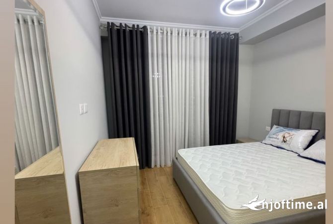 Shtepi me qera 2+1 ne Tirane - 700 Euro