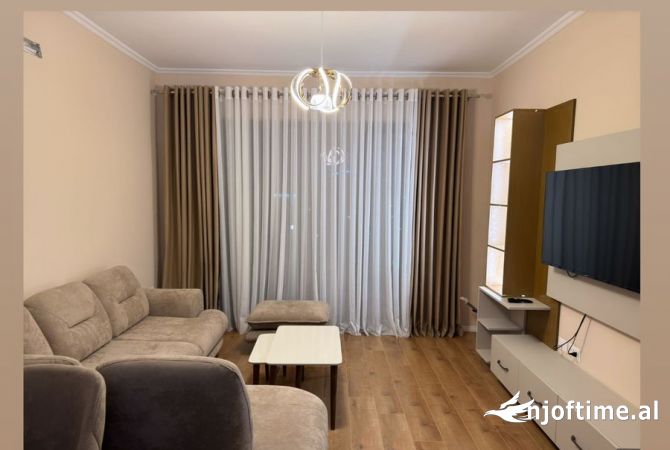 Shtepi me qera 2+1 ne Tirane - 700 Euro
