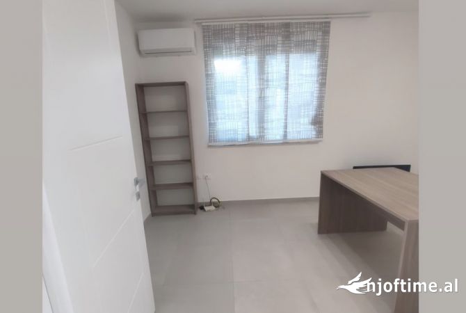Ambient biznesi me qera 3+1 ne Tirane - 650 Euro