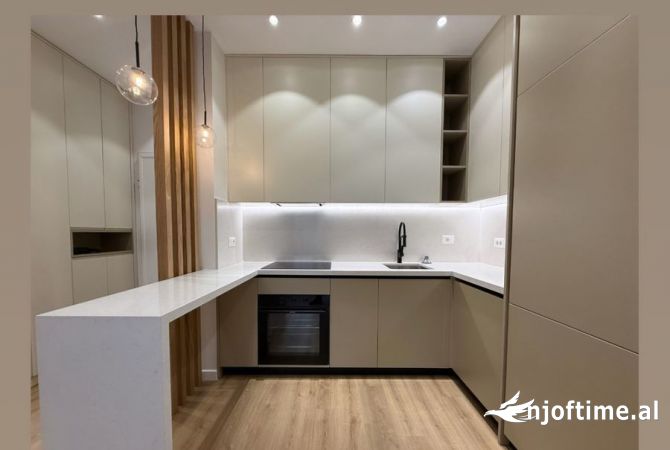 Shtepi me qera 2+1 ne Tirane - 1,800 Euro