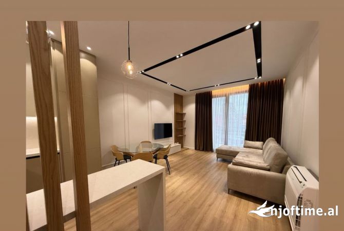 Shtepi me qera 2+1 ne Tirane - 1,800 Euro