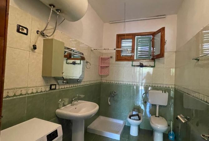 Shtepi me qera Shtepi Private ne Tirane, 1+1, Mobilimi E mobiluar, Pagesa 40,000  Leke.