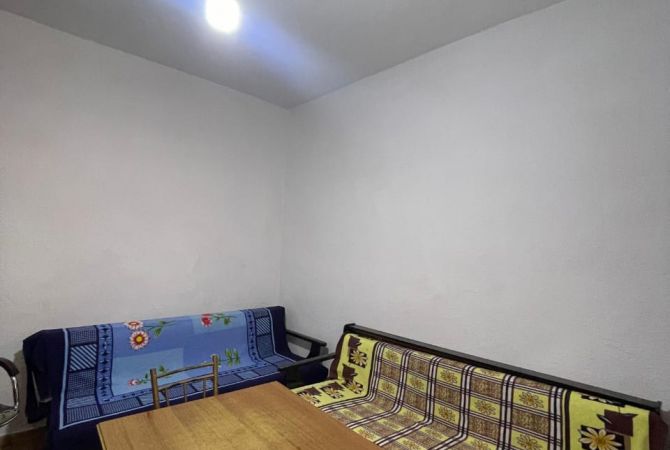 Shtepi me qera 1+1 ne Tirane - 40,000 Leke