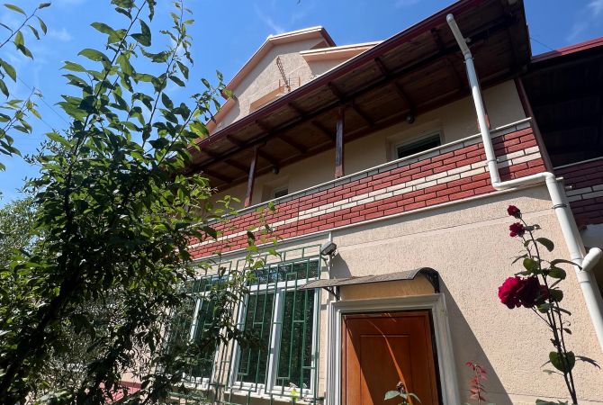Shtepi ne shitje 2+1 ne Tirane - 350,000 Euro