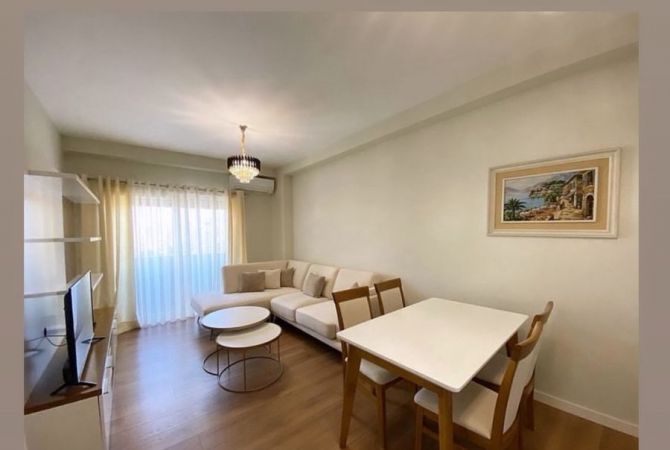 Shtepi me qera 2+1 ne Tirane - 650 Euro