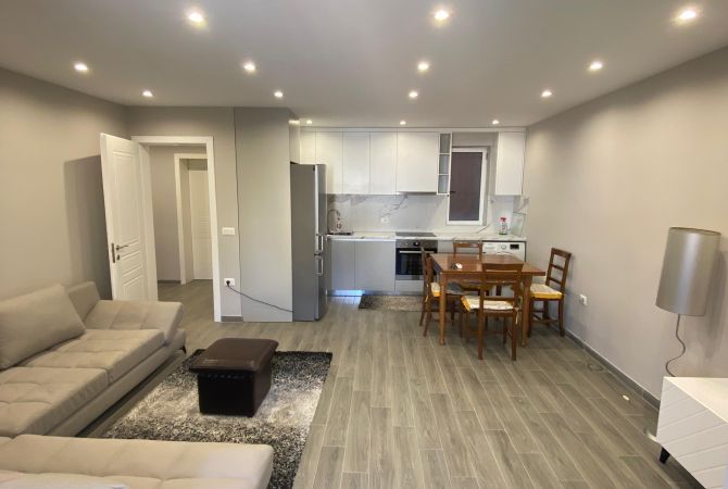 Shtepi me qera 2+1 ne Tirane - 450 Euro
