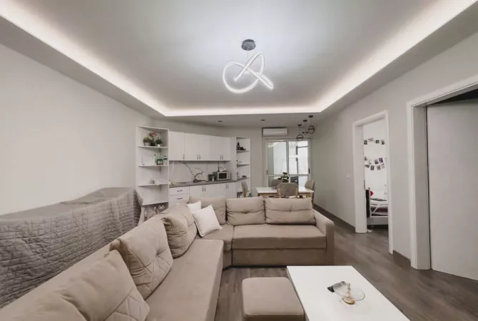 Shtepi me qera 2+1 ne Tirane - 700 Euro