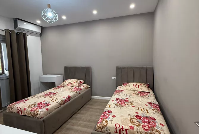 Shtepi me qera Apartament ne Tirane, 1+1, Mobilimi E mobiluar, Pagesa 600  Euro.