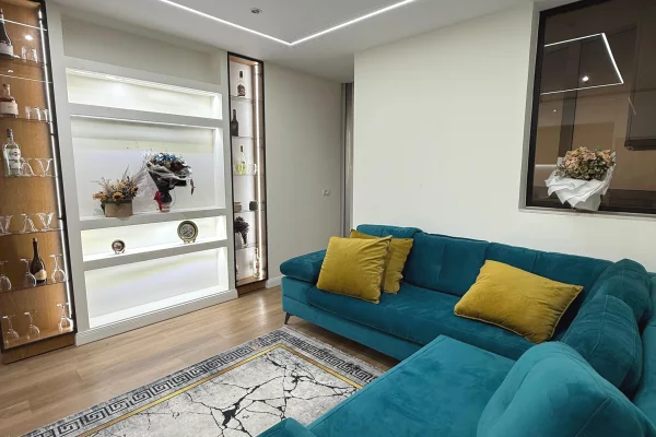 Shtepi me qera 2+1 ne Tirane - 65,000 Leke