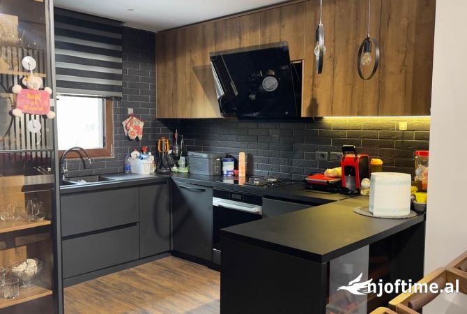Shtepi ne shitje 2+1 ne Tirane - 240,000 Euro