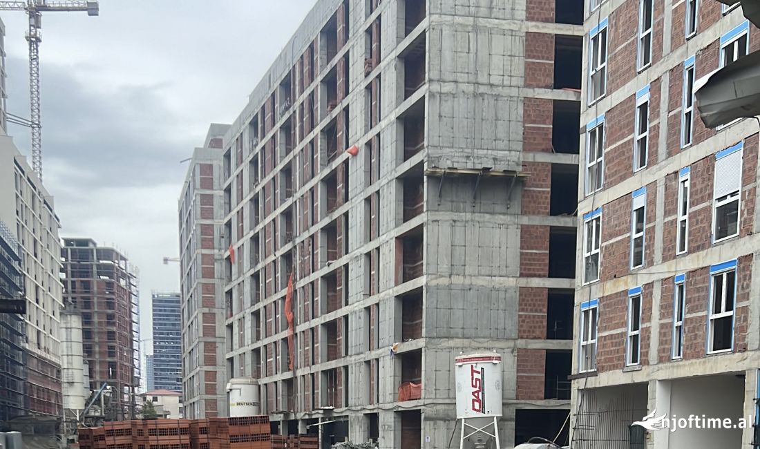 Shtepi ne shitje Apartament ne Tirane, 1+1, Mobilimi Bosh, pa mobiluar, Pagesa 127,000  Euro.