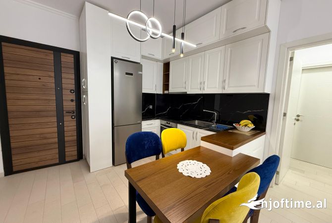 Shtepi me qera 2+1 ne Tirane - 70,000 Leke