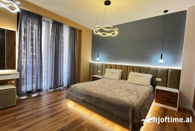Shtepi ne shitje Apartament ne Tirane, 2+1, Mobilimi E mobiluar, Pagesa 215,000  Euro.
