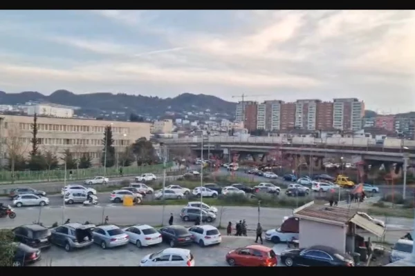 Shtepi me qera Shtepi Private ne Tirane, 1+1, Mobilimi E mobiluar, Pagesa 300  Euro.