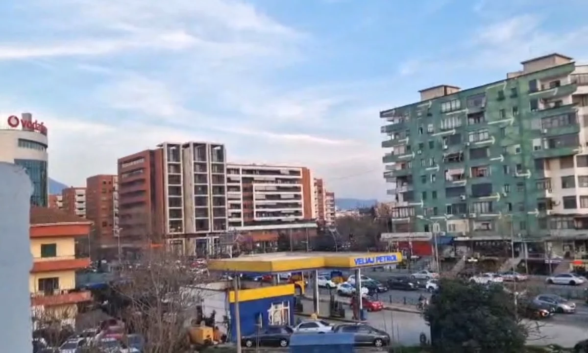 Shtepi me qera Shtepi Private ne Tirane, 1+1, Mobilimi E mobiluar, Pagesa 300  Euro.