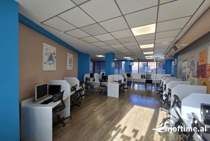 Ambient biznesi me qera 3+1 ne Tirane - 3,500 Euro