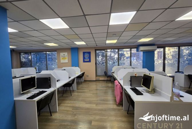 Ambient biznesi me qera 3+1 ne Tirane - 3,500 Euro