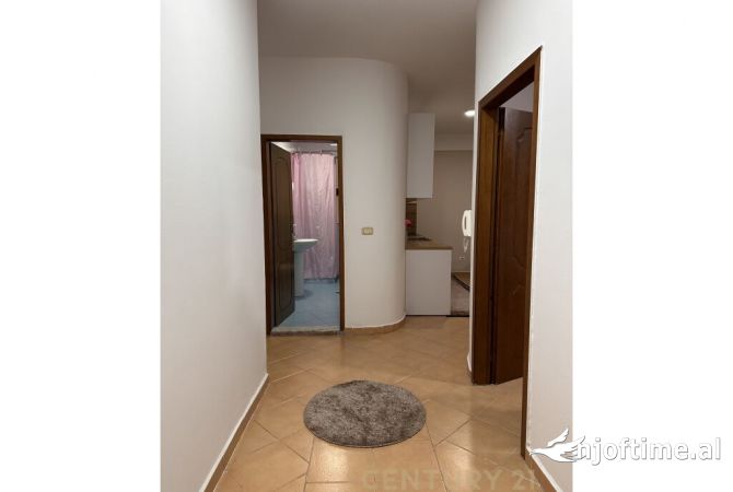 Shtepi me qera 2+1 ne Tirane - 700 Euro