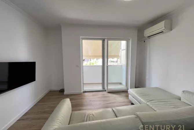 Shtepi me qera 2+1 ne Tirane - 750 Euro