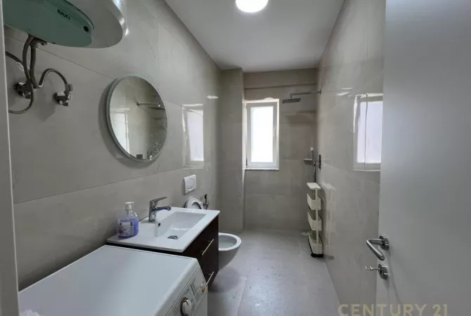 Shtepi me qera Apartament ne Tirane, 2+1, Mobilimi E mobiluar, Pagesa 750  Euro.