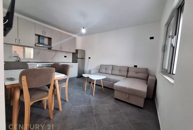 Shtepi me qera 2+1 ne Tirane - 700 Euro