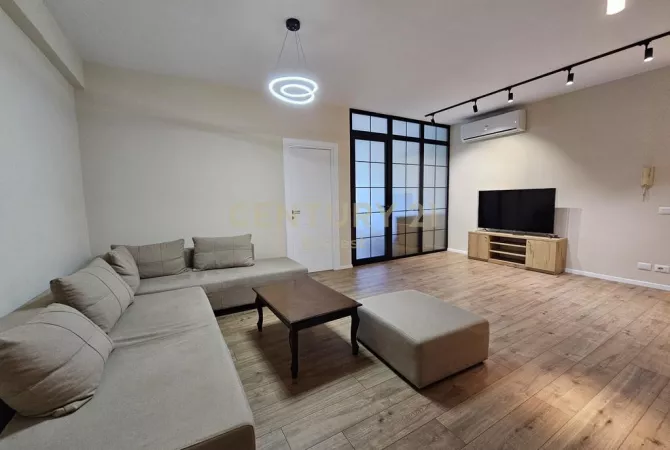 Shtepi me qera 2+1 ne Tirane - 650 Euro