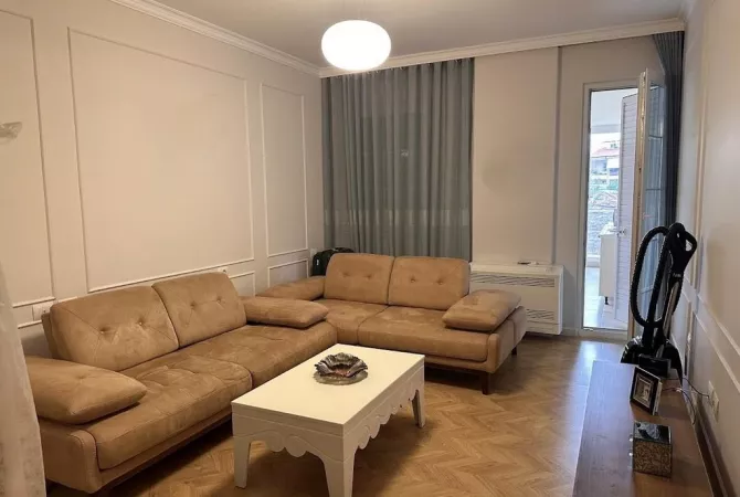 Shtepi ne shitje Apartament ne Tirane, 2+1, Mobilimi E mobiluar, Pagesa 280,000  Euro.