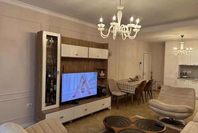 Shtepi ne shitje Apartament ne Tirane, 2+1, Mobilimi E mobiluar, Pagesa 280,000  Euro.