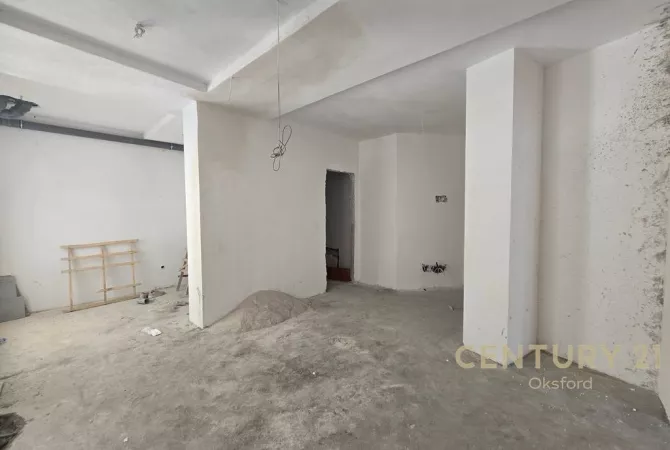 Shtepi ne shitje Apartament ne Tirane, 1+1, Mobilimi Bosh, pa mobiluar, Pagesa 150,000  Euro.