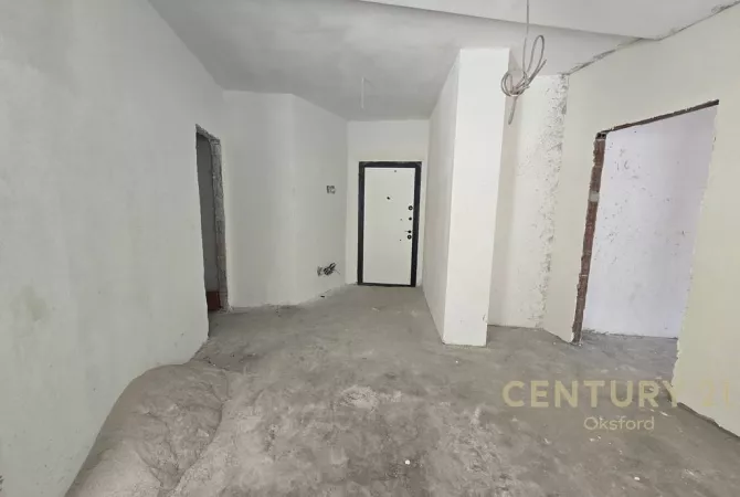 Shtepi ne shitje Apartament ne Tirane, 1+1, Mobilimi Bosh, pa mobiluar, Pagesa 150,000  Euro.