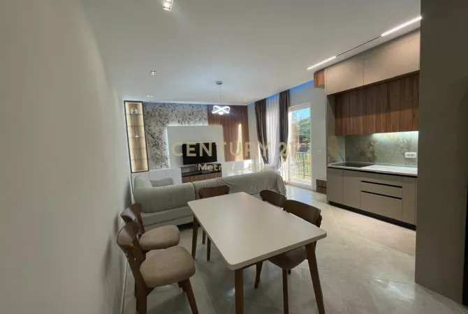 Shtepi me qera 2+1 ne Tirane - 1,200 Euro