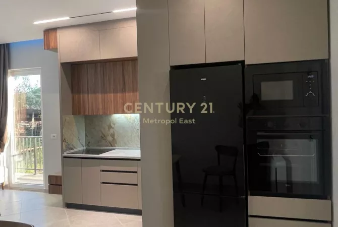 Shtepi me qera Vila Luksoze ne Tirane, 2+1, Mobilimi E mobiluar, Pagesa 1,200  Euro.