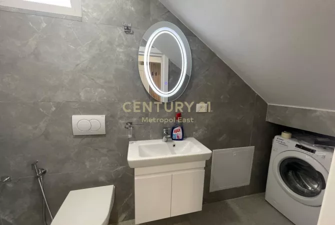 Shtepi me qera Vila Luksoze ne Tirane, 2+1, Mobilimi E mobiluar, Pagesa 1,200  Euro.