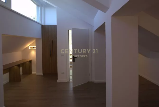 Luxury villas for rent in Tirana 6+1, Furnished