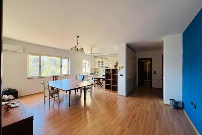 Zyre 3+1+2 Me Qira te Prane Ambasades Amerikane