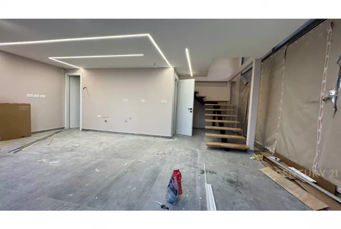 DYQAN CORNER PER QIRA TEK ''TIRANA GOLDEN PARK 3'' !