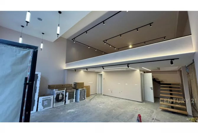 DYQAN CORNER PER QIRA TEK ''TIRANA GOLDEN PARK 3'' !