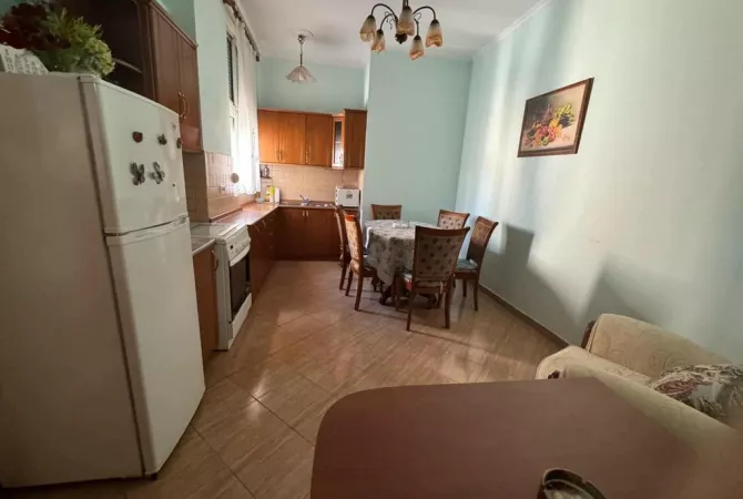 Shtepi me qera 2+1 ne Tirane - 650 Euro