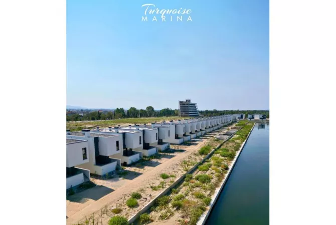 Shtepi ne shitje Duplex(shtepi me 2 kate) ne Durres, 2+1, Mobilimi Bosh, pa mobiluar, Pagesa 335,000  Euro.