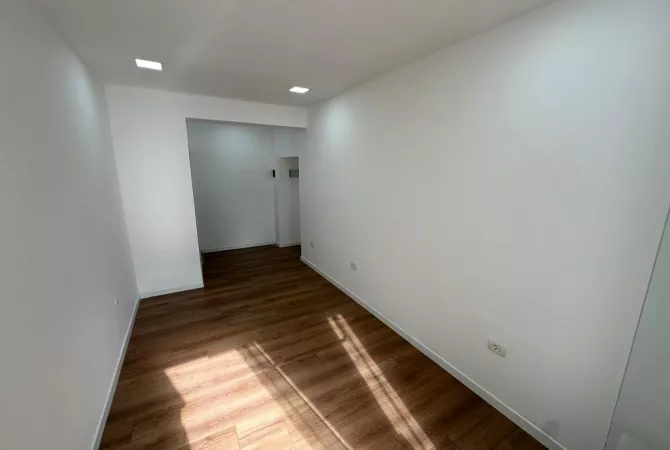 Business Property for Rent 1+1 in Tirana - 400 Euro