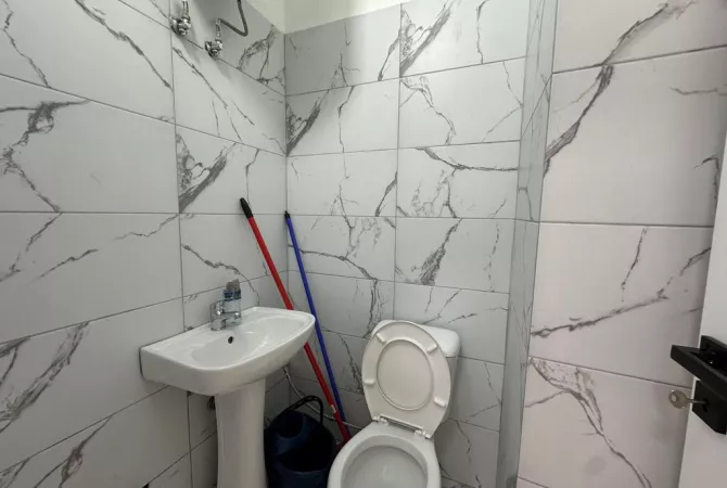 Business Property for Rent 1+1 in Tirana - 400 Euro