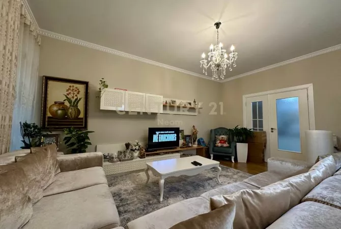 Shtepi ne shitje Apartament ne Tirane, 3+1, Mobilimi E mobiluar, Pagesa 265,000  Euro.