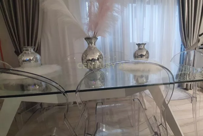 Shtepi ne shitje Apartament ne Tirane, 2+1, Mobilimi E mobiluar, Pagesa 195,000  Euro.