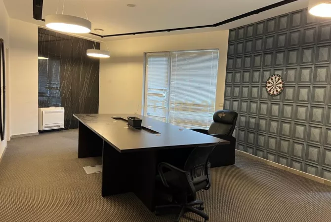 Ambient biznesi me qera 3+1 ne Tirane - 2,300 Euro